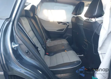 2021 Toyota Rav4 Hybrid Xle z USA, uszkodzony, nr VIN JTMRWRFV9MD117667